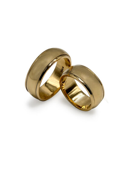Textured Yellow Gold Wedding Ring Set